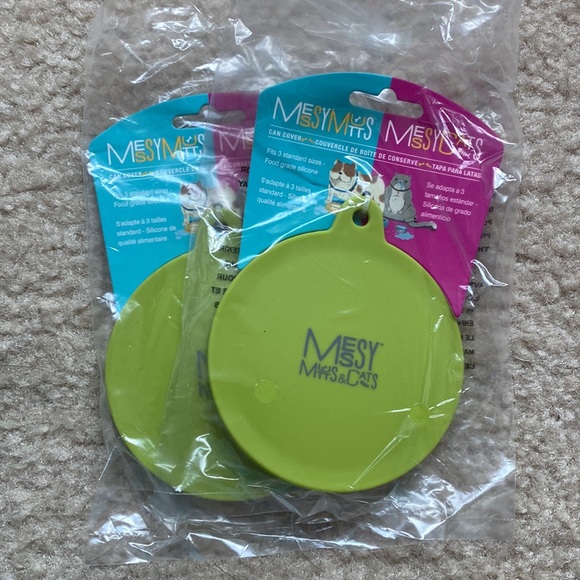 x2 Messy Mutts Messy Cats Silicone Cat & Dog Food Can Cover, Fits 2.5" to 3.3" - Picture 4 of 5
